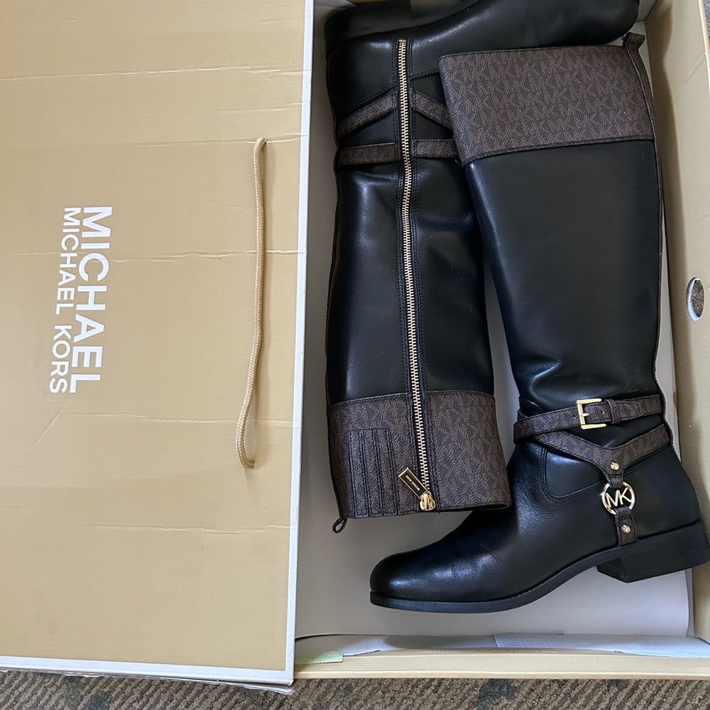 Michael Kors boots size 9